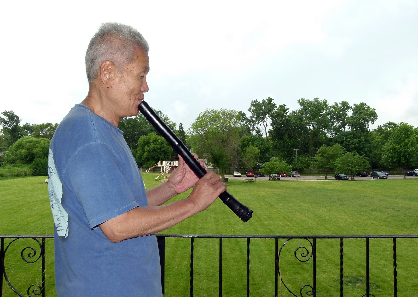 Horiuchi Myoan shakuhachi master plays first Bell Shakuhachi