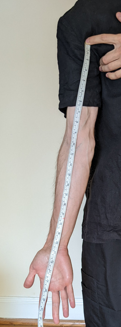 measuring body hands and arms for shakuhachi sizing